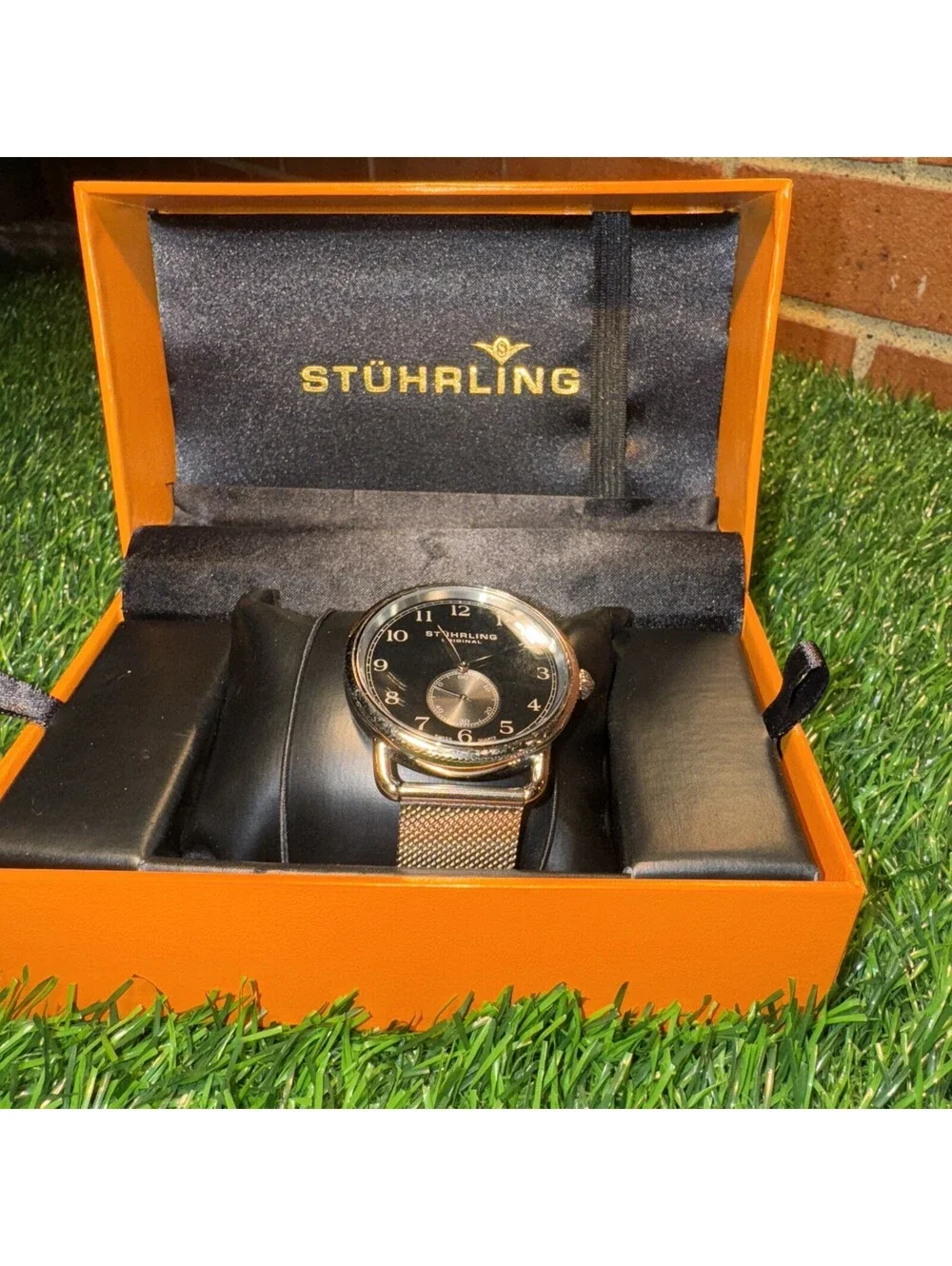 Stuhrling Original 207M 02 Classique  Quartz Mesh Bracelet Mens Watch